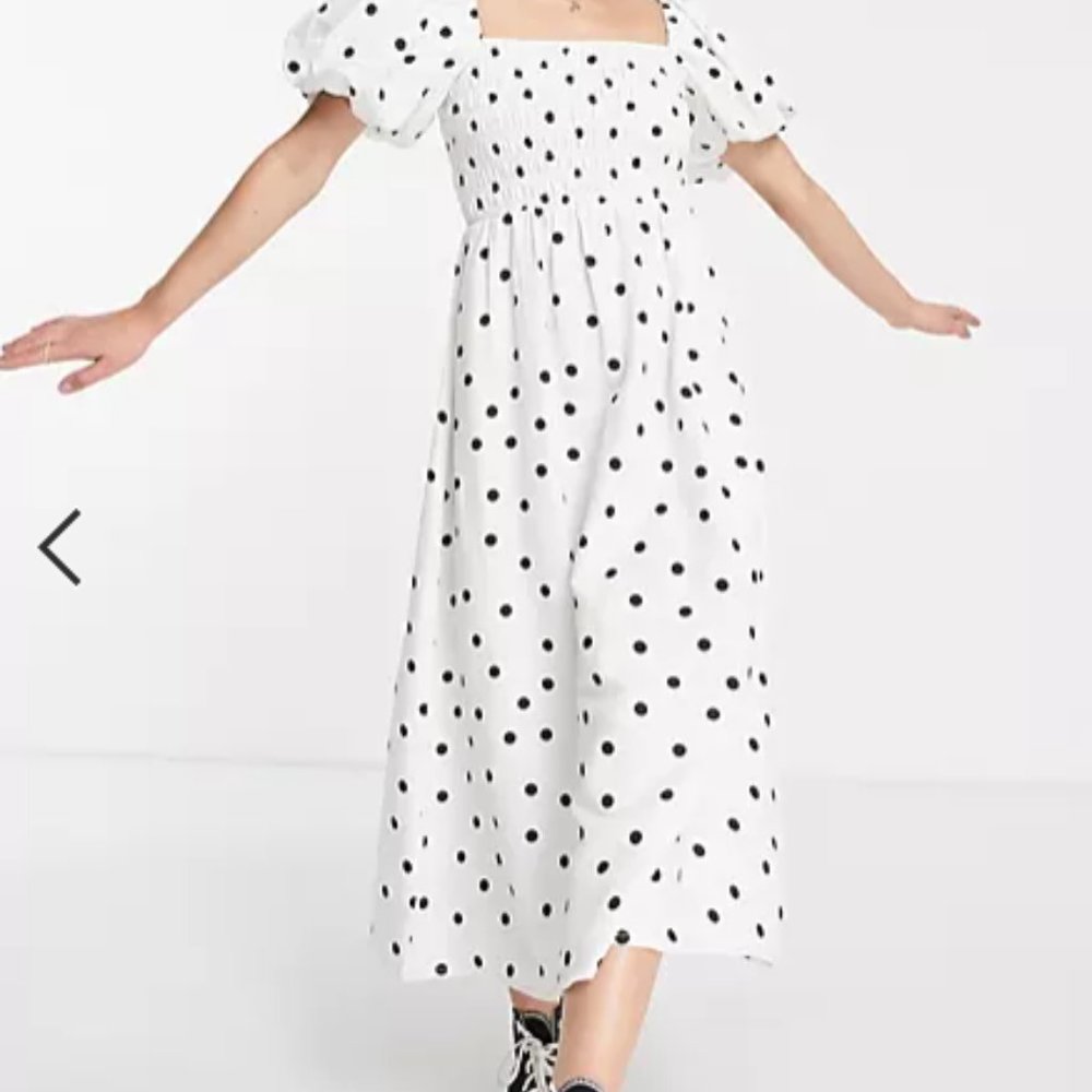 New Look Short Sleeve Shirred Midi Dress in White Polka Dot